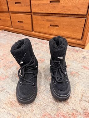 Fashion Nova Black Faux-Shearling Lace-Up Winter Boots